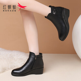 Red dragonfly women's shoes, mother's cotton shoes, winter velvet warm leather boots, cowhide high-top short boots, wedge-heeled soft soles, middle-aged and elderly cotton boots wtc434301c, black velvet 39