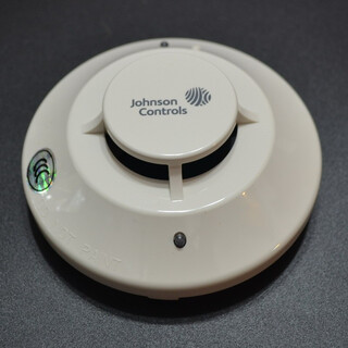 Controls johnson smoke 2951j/jty-gd-2951jc johnson photoelectric smoke detector single smoke detector without base
