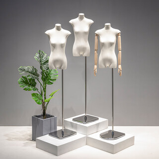 Tienda de ropa accesorios de modelo plano versión coreana ropa de mujer de pecho plano muñeca femenina pantalla de ventana de media longitud maniquí soporte de exhibición de cuerpo completo modelo femenino plano cuerpo único sin base paquete de precio especial una tela de lino a rayas diagonales de alta gama