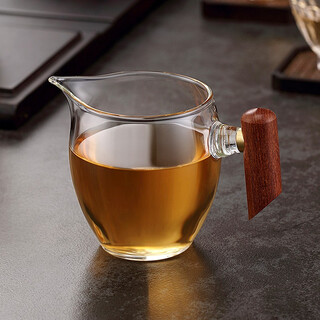 Jiutang hammered thickened glass fair cup rosewood handle male cup heat-resistant tea sea tea divider kung fu tea set accessories finger grab handle fair cup (high style)