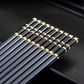 Pickup painting alloy chopsticks stainless and moldy alloy chopsticks 10 pairs home hotel high-end chopsticks black background gold circle