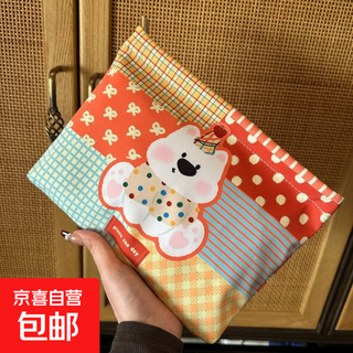 原创手绘设计新款化妆包大学生宿舍收纳包文具袋卡通可爱简约时尚 彩色背景狗狗