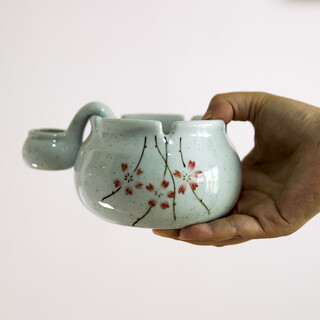 Japanese style farewell to the remaining smoke of the four seasons, underglaze color ashtray, blue and white ceramic with sink ashtray pipe ashtray personality retro creative fashion ashtray gift small wintersweet ashtray (15*11*7) single