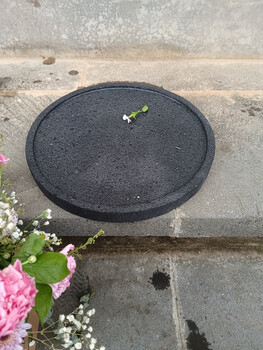 Shiximao grill pan tengchong natural volcanic stone barbecue plate grilled seafood grilled steak home smokeless non-stick korean slate grill 30 cm diameter