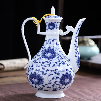 Tao qinquan jingdezhen blue and white ceramic chinese wine flask one pound package household wine set wine dispenser antique retro white wine jug fortune lotus wine flask one pound package