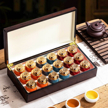 Xiandi jin junmei tea gift box new tea authentic honey tongmuguan lapsang black tea souchong small canned tea sandalwood gift box 18 cans of three major teas