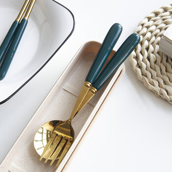 Japanese four seasons portable spoon and fork gift box stainless steel tableware set wheat straw box portable spoon and fork (emerald) gold spoon + fork (set)