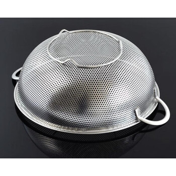 Stainless steel drain basket rice washer rice washing sieve drain basin kitchen household rice washing basin fruit basket vegetable washing basket diameter 17cm