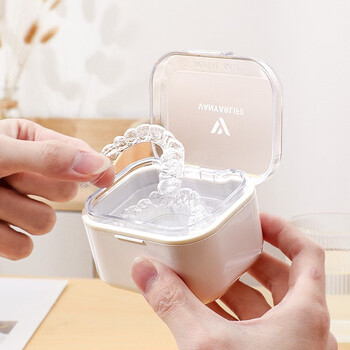 Fanya life invisible braces portable soaking cleaning box teeth mounted braces retainer plastic storage box braces box plain white