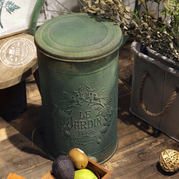 Sendeyuan retro trash can garden iron relief pedal trash can ornaments villa outdoor trash can senlv 272745cm