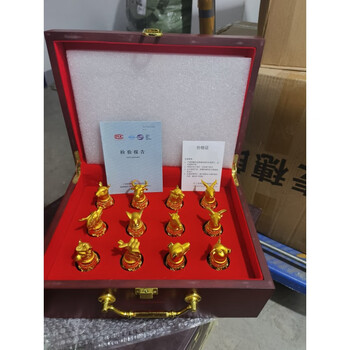 Miaopule high-end honghualang twelve zodiac wine set. ceramic cup body. very beautiful, wooden box none
