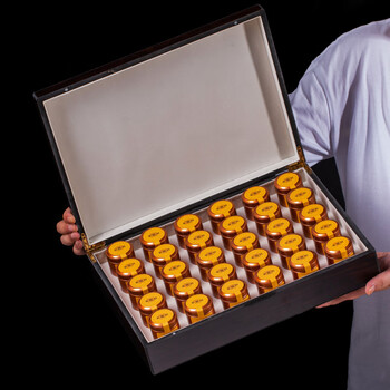 Zhenchaji wuyi black tea wholesale lapsang souchong jinjunmei high-end small canned special tea gift box gift box 30 cans of jinjunmei in wooden box