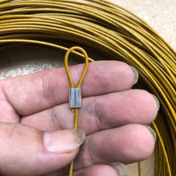 Plastic coated iron wire 304 stainless steel wire rope soft rope tying live fish buckle anti-theft rope hanging picture rope missing rope golden yellow diameter 2 mm length 20 meters + 20 aluminum cards + 2 safety buckles