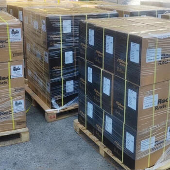 Jin geyu's new yongqing asrock se550-mb dual-channel 3647 server workstation c621 motherboard supports 8 graphics cards. 95% disassembly into new se550-mb motherboard