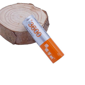 Large capacity 18650 lithium battery strong light flashlight singing machine replacement battery 3.7v rechargeable lithium battery 1 cell 18650 unpackaged