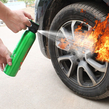 Century-old giant vehicle-mounted fire extinguisher water-based private car water extinguisher commercial vehicle fire extinguisher extinguisher oil fire electric fire 3c certification 600ml water-based newly upgraded emerald green