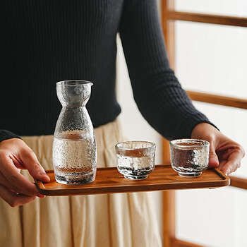 Chomu warm wine jug glass jug filled with white wine yellow wine wine warmer hot wine jug sake jug set household japanese style small wine jug hammer pattern wine jug + tasting cup * 2 pieces