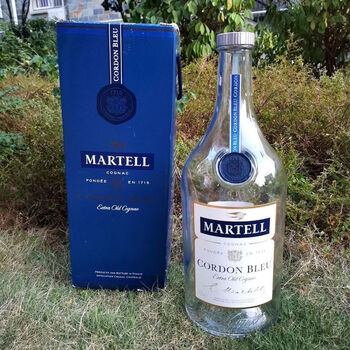 Meng yier foreign wine bottle 6 pounds empty bottle bubble wine bottle 6 pounds foreign wine bottle blue belt empty bottle empty bottle without box bottle without box