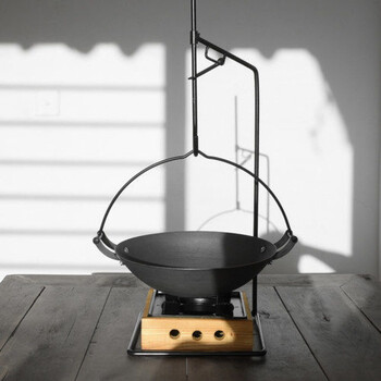 Cast iron pot hanging pot old-fashioned hanging pot special tableware commercial hanging pot rack hanging pot restaurant small hanging pot outdoor hanging pot set 30 cast iron pot + alcohol stove + shelf (1 set)