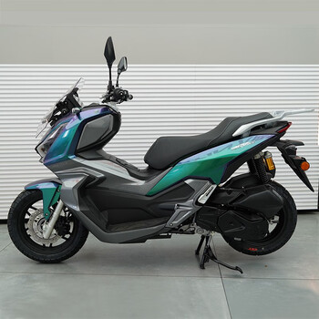 Skyhawk 2024 water-cooled four-valve tt150 adv chameleon