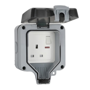 Customized suitable waterproof socket for outdoor rain protection ip66 british leakage protection british standard 13a outdoor waterproof industrial power strip 1-position british standard waterproof socket (with switch and light)