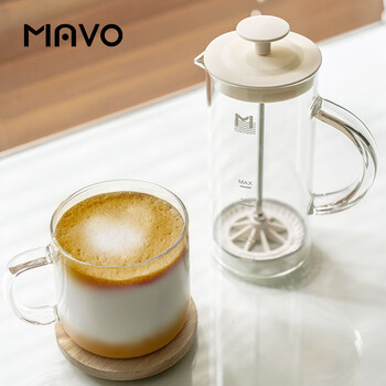 Mavo milk frother, hand-held milk frother, coffee milk, milk frother, manual milk frother, frother glass, off-white