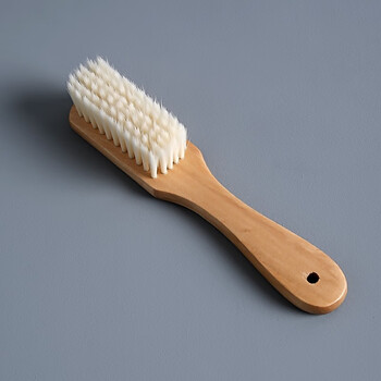 Village girl shoe brush solid wood soft fur shoe brush clothing cleaning brush brush does not damage shoes small brush laundry brush multifunctional bathroom 1005 square head wooden brush