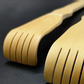 Collect rice without asking for itching and scratching the bamboo. the filial son scratches the back of his hand and scratches the itch artifact. the old man is happy to be filial and scratch the back. the bamboo itch scratches two of the same style.