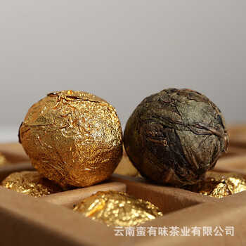 Chengyun yunnan pu'er tea 18 lao ban zhang ancient tree gold leaf raw tea dragon ball box (gold tin foil) default