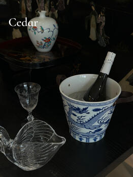 Cedar yuan blue and white ceramic ice bucket iced whiskey red wine drink champagne white wine riesling ice bucket dragon pattern