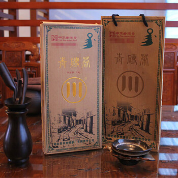 Sichuan chibi green brick tea zhaoliqiao chachuan brand 2009 2kg hubei old green tea black tea tea yanglou random delivery