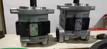 Xinyuan 75-8 wheeled excavator gear pump, tianjin shimadzu pump, yuanshan haihua jinggong universal original accessories, a pair of left and right gear pumps, which flow rate you want, please contact customer service