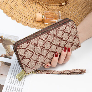 Kuqi kangaroo long wallet women's 2025 chinese valentine's day large capacity printed temperament clutch bag card bag wallet all-in-one bag women's wallet brown four-leaf clover