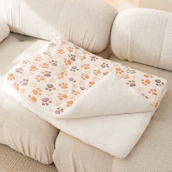 Hippie dog pet blanket cartoon all-over flannel bichon frize dog mat cat mat quilt universal pet supplies for all seasons miya white footprint l (recommended weight within 20 pounds)