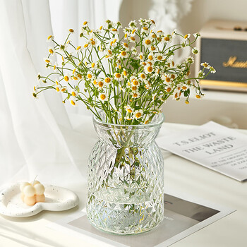 Shengshi taibao glass vase nordic vase simple tabletop restaurant small vase three-dimensional relief french closing 16cm