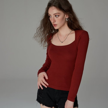 Henny rue bottoming shirt for women, yabi french exposed clavicle elastic muscle bottoming top with large square collar, warm and wearable women's top, berry color, one size