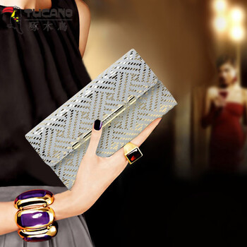 Woodpecker (tucano) fashionable diamond-encrusted genuine leather long wallet feminine internet celebrity new cowhide snake pattern banknote holder with multiple card slots for mobile phones snake pattern gold-cowhide made of high-end gift box packaging