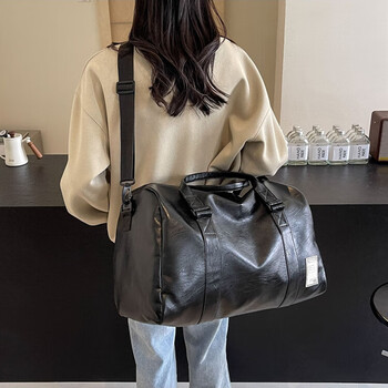 Shimmer travel bag men's large capacity sports fitness bag women's portable luggage bag dry and wet separable shoulder messenger bag chinese valentine's day gift leather travel bag black