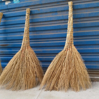 Iron broom construction site broom courtyard broom bamboo handle broom road iron broom grass broom broom sorghum tree branch