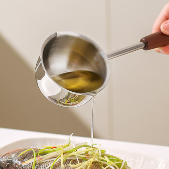 Kawashimaya stainless steel oil pouring small pot household oil pouring mini long handle oil pouring oil special hot oil spoon 300ml oil pouring spoon 304/extended solid wood handle