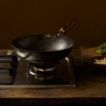 Tiewa commune iron pot wok hand-forged pure iron pot uncoated non-stick cooking gas stove household round bottom wok 32cm