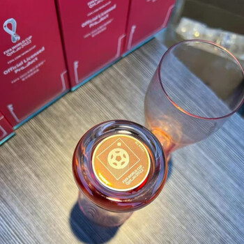 Ye yu fifa2022 qatar football world cup silver-inlaid commemorative cup home glass quick-cooling beer mug pure silver commemorative coin + gift box 1 pack quick-cooling transparent light powder