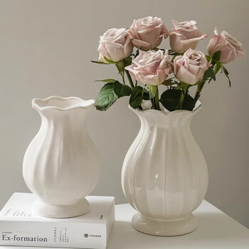 Xinnan french ceramic vase small high-end flower arrangement retro american rose living room light luxury ornaments white cream style plain white ceramic vase frosted style