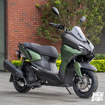 Feiying 2025 new ax150 water-cooled four-valve scooter abs+tcs fuel city commuting and outing can be registered ax150 pr0 version ink pine green
