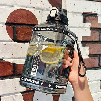 Ni zhier large-capacity straw water cup for men's fitness ton bucket ton summer women's sports high temperature resistant drinking water bucket bottle kettle cup square cup extremely cool black + rope + straw 2300ml