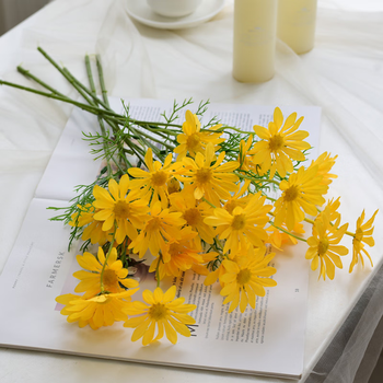 Liangsheng daisy chamomile fake flower simulated flower living room table decoration floral arrangements photo props desktop chamomile yellow 1 trial pack (5 flowers)
