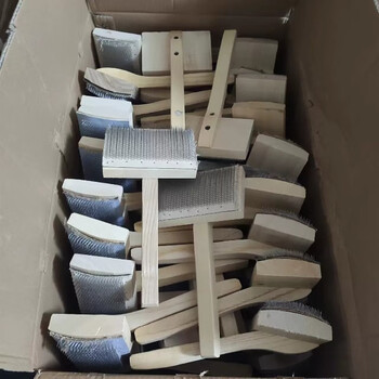 Customized extended card cloth brush rake card cloth comb curved pin cloth brush carding machine cleaning tool carding machine brush