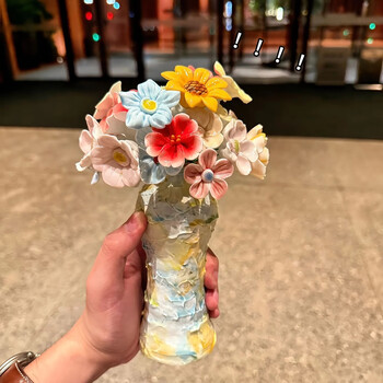Jingdezhen ceramic light luxury desktop ornaments birthday gifts handmade porcelain flowers bestie housewarming gifts decorative ornaments ice cream vase + 20 small ceramic flowers