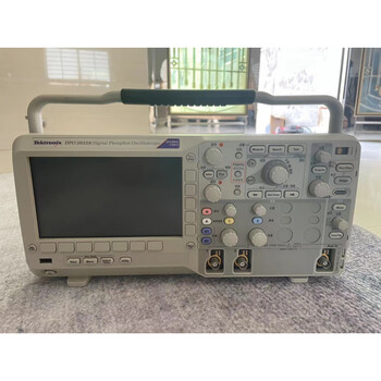 Tektronix american tektronixdpo2022b dual-channel oscilloscope mso2024b digital oscilloscope on white