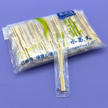 Pick-up cat disposable bamboo fruit fork commercial fruit fishing package individually packaged children primary school students safety bamboo opp bag individually packaged 1 piece in total 100 pieces